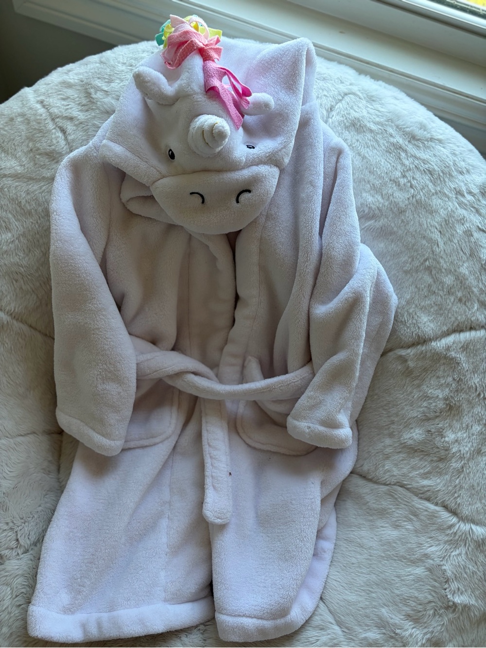 Pottery Barn kids unicorn robe size 4-6 years